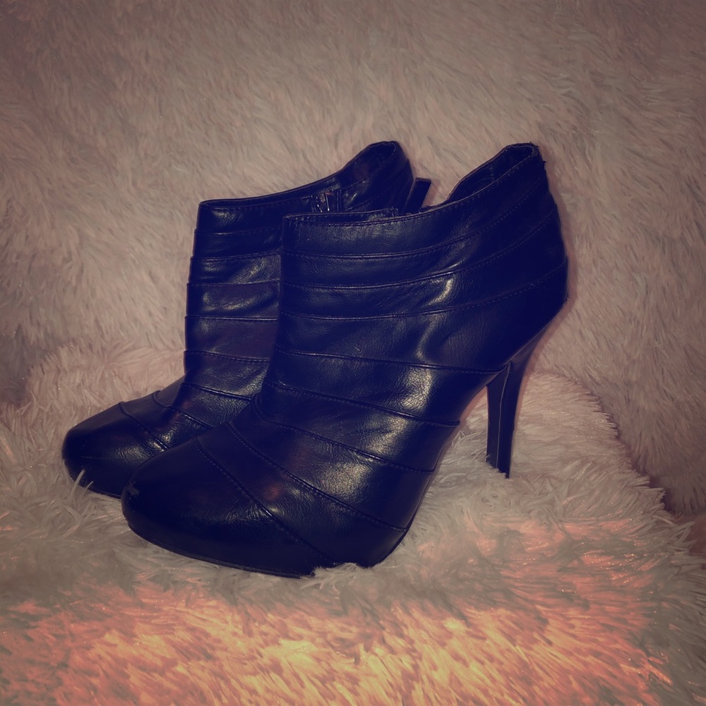 Back ankle boots